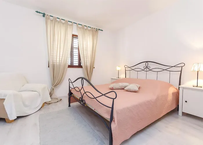 Апартаменты Sandra Водице